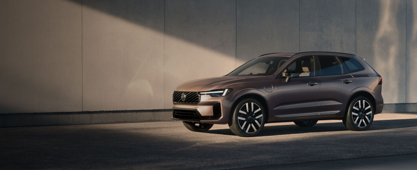 NUOVA VOLVO XC60 ibrida plug-in