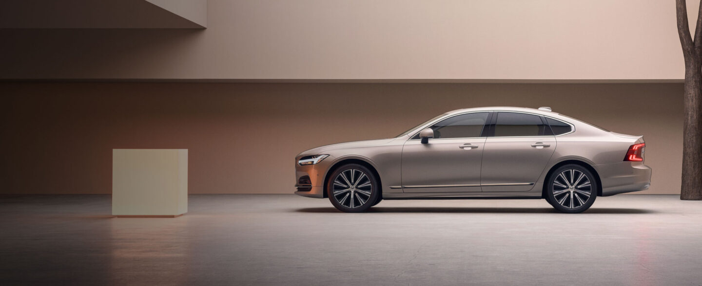 VOLVO S90