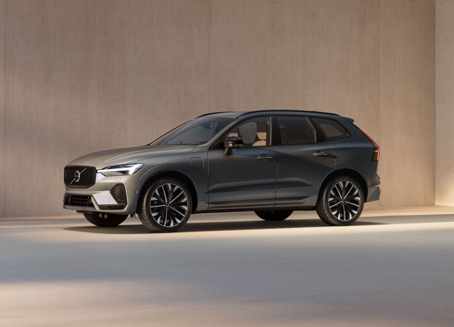VOLVO XC60 ibrida plug-in