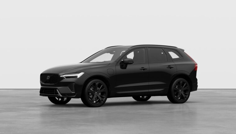 XC60 ibrida plug-in Plus - Black Edition
