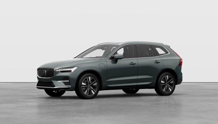 XC60 ibrida plug-in Plus