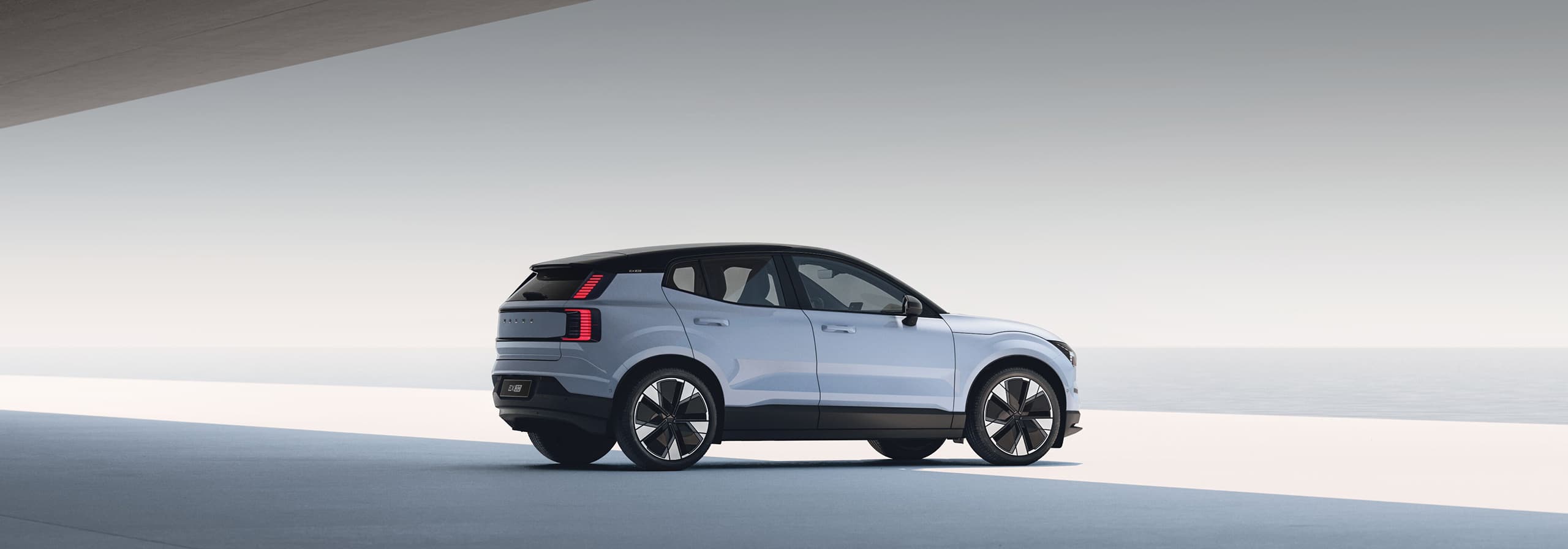 EX30 Single Motor Essential