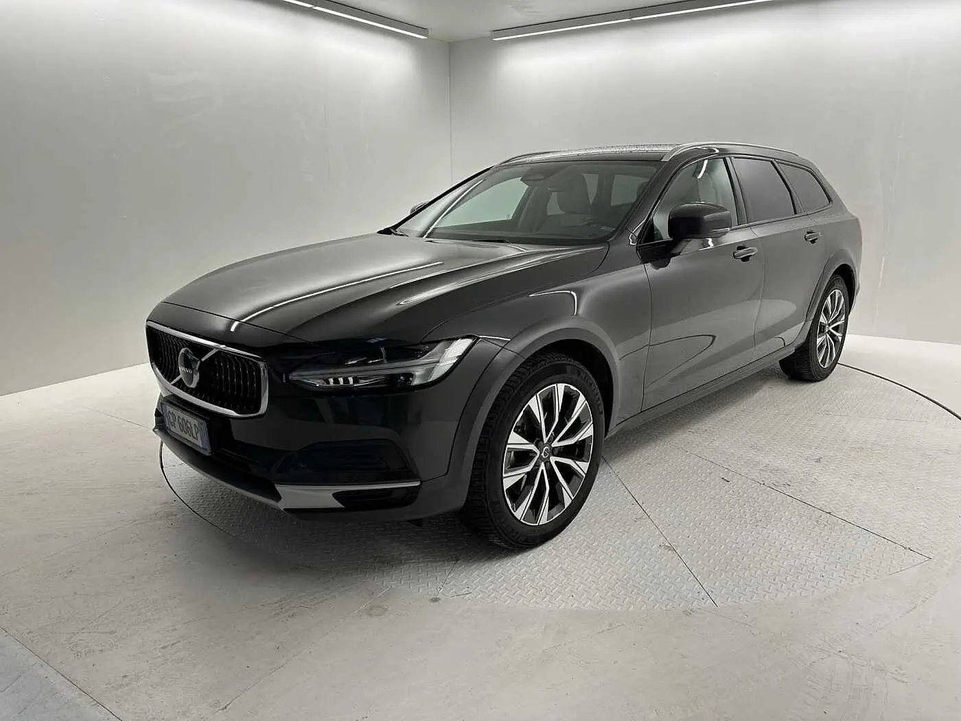 V90 CROSS COUNTRY