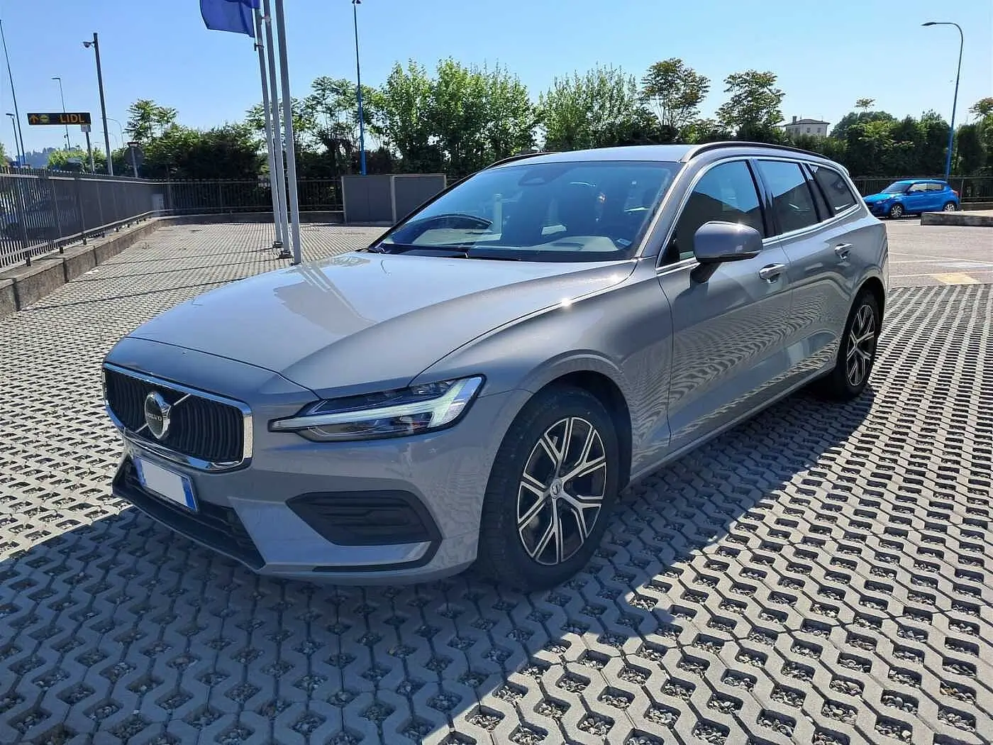 V60