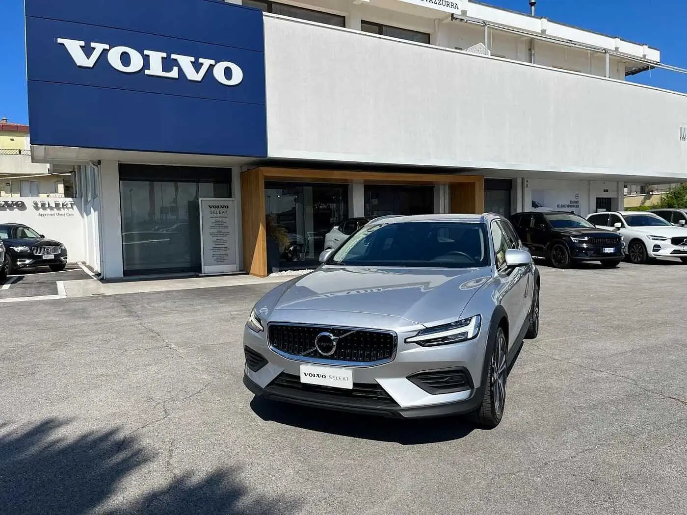 V60 CROSS COUNTRY