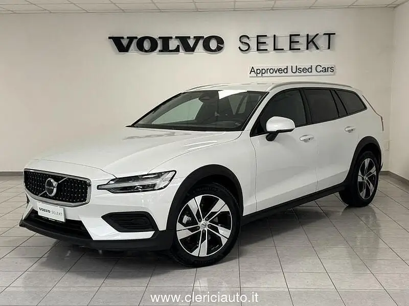 V60 CROSS COUNTRY